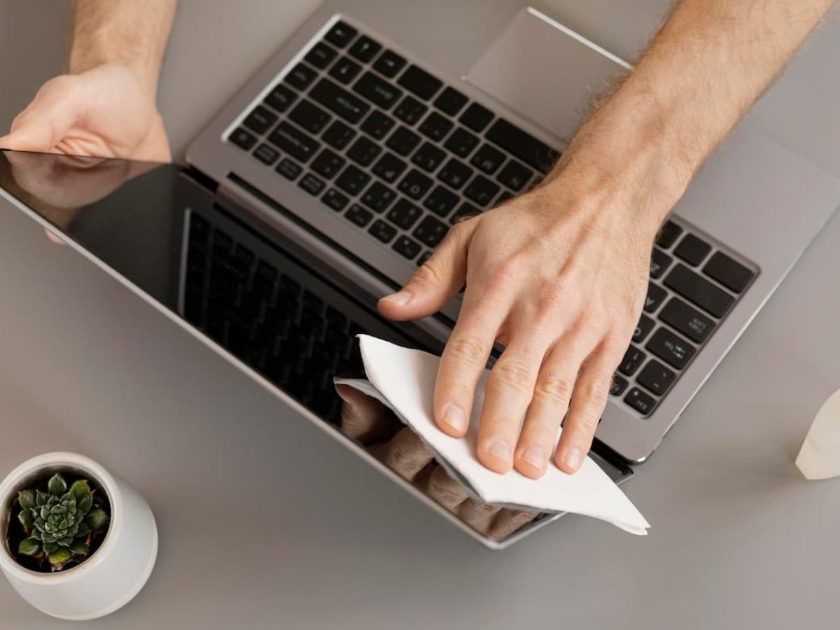Comment nettoyer un écran d'ordinateur portable ? - Blog de  ToucheDeClavier.com